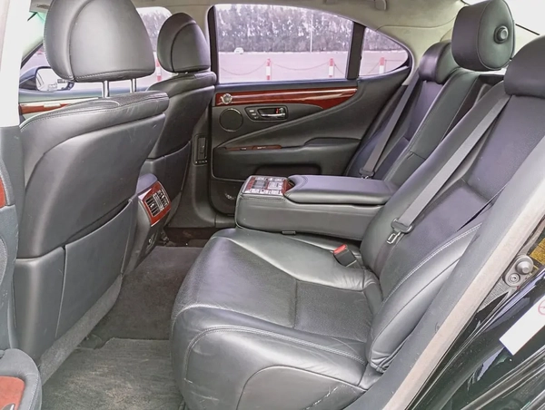 Lexus LS-Series LS 460 Platinum