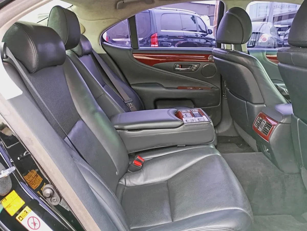 Lexus LS-Series LS 460 Platinum-15-15