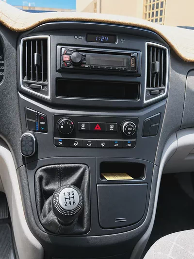 2016 Hyundai H1 GL GCC Specs-7