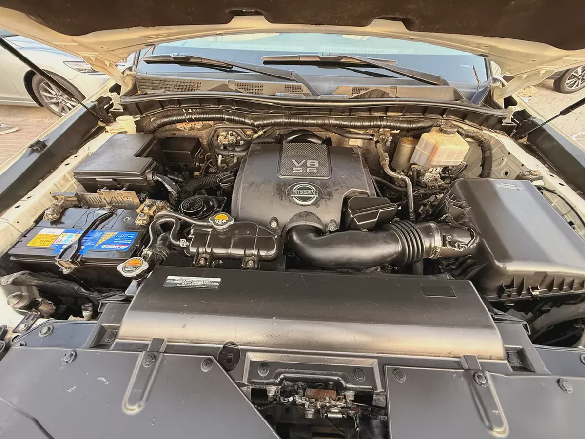 Nissan Patrol 2012 LE Platinum GCC Specs - Well Maintained-19-19