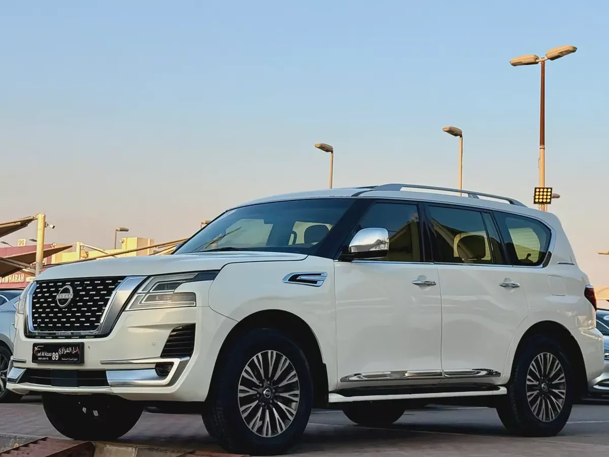 Nissan Patrol 2012 LE Platinum GCC Specs - Well Maintained-1-1