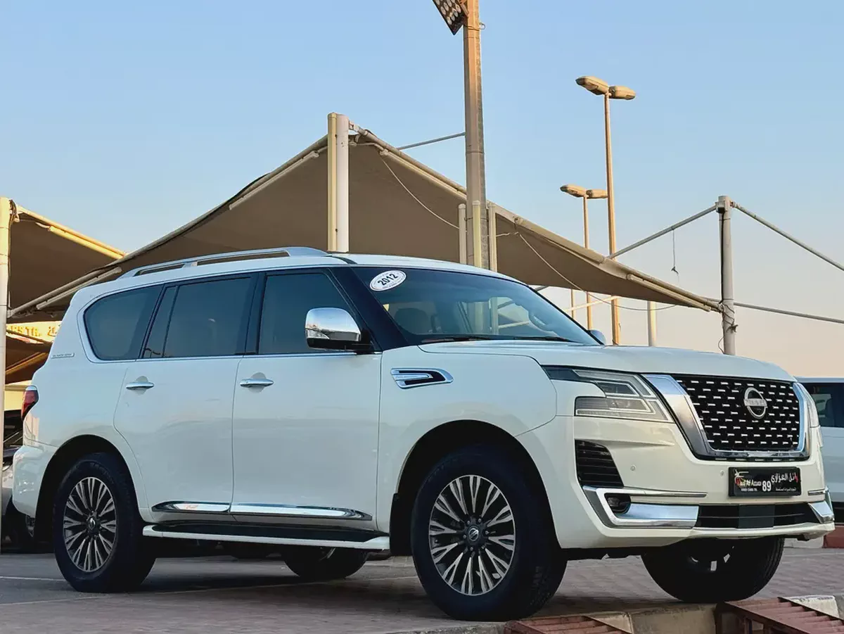 Nissan Patrol 2012 LE Platinum GCC Specs - Well Maintained-2-2