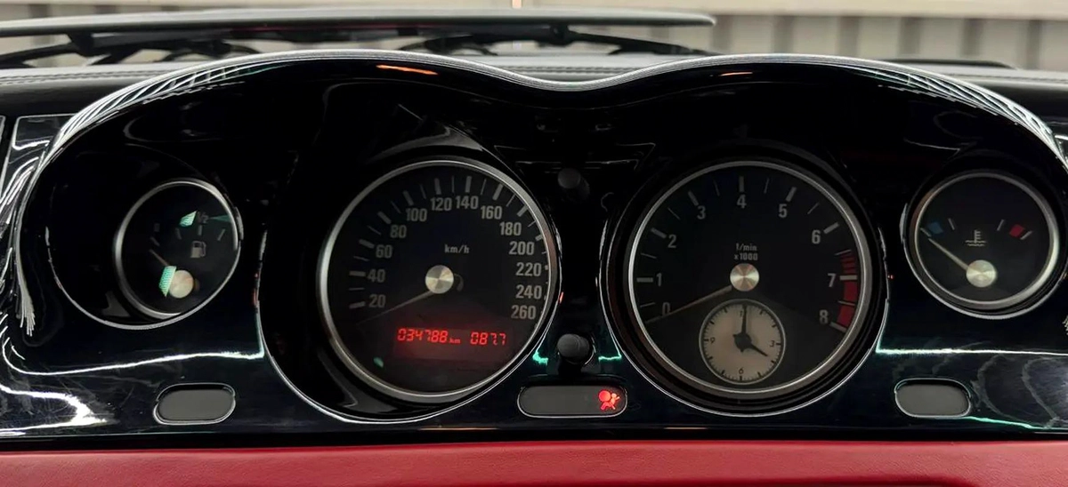 BMW Z8 2002 | GCC Specs | Excellent | 4.9L V8 | 6 Speed Manual-2-2