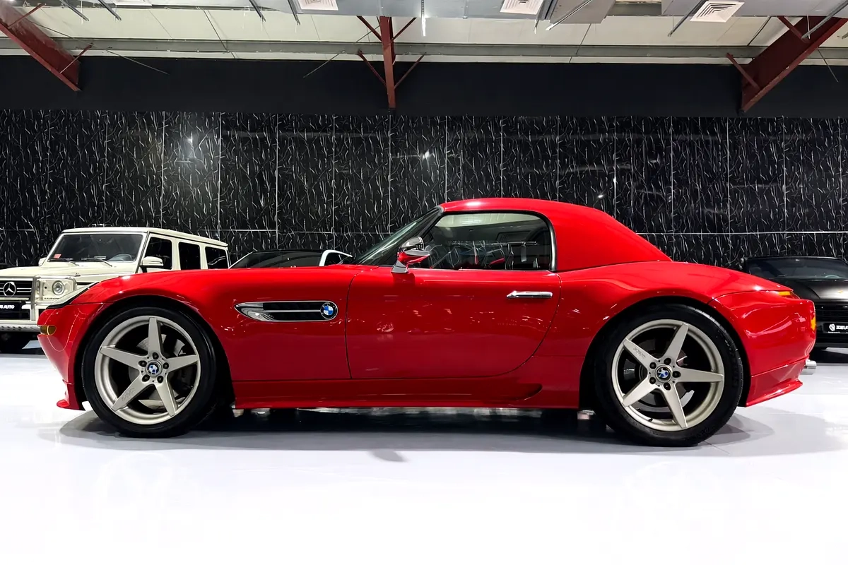 BMW Z8 2002 | GCC Specs | Excellent | 4.9L V8 | 6 Speed Manual-12-12