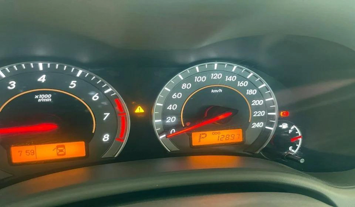 Toyota Corolla 1.8L-4CYL EXCELLENT CONDITION - 12000KM DRIVEN ONLY-1-1