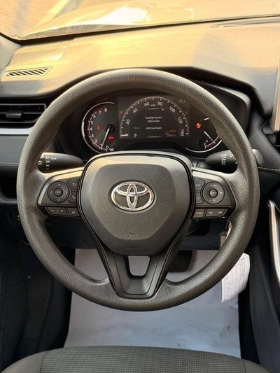 Toyota RAV4 LE Toyota RAV4 4X4 2024-8