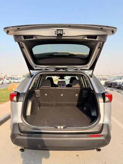Toyota RAV4 LE Toyota RAV4 4X4 2024-18