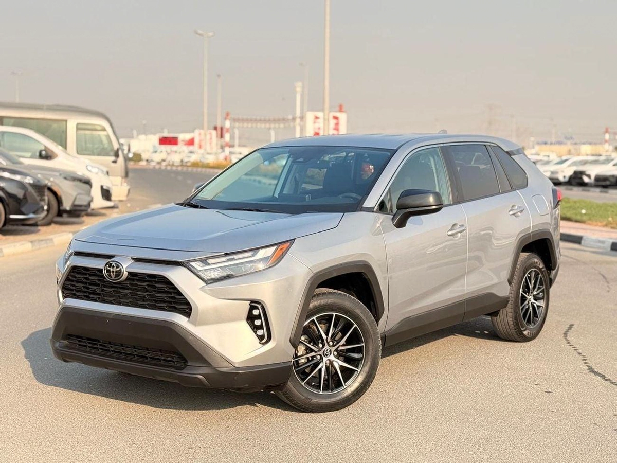Toyota RAV4 LE Toyota RAV4 4X4 2024-10-10