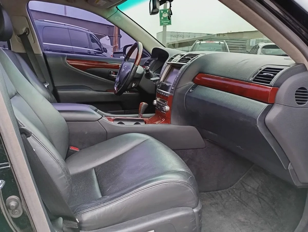 Lexus LS-Series LS 460 Platinum