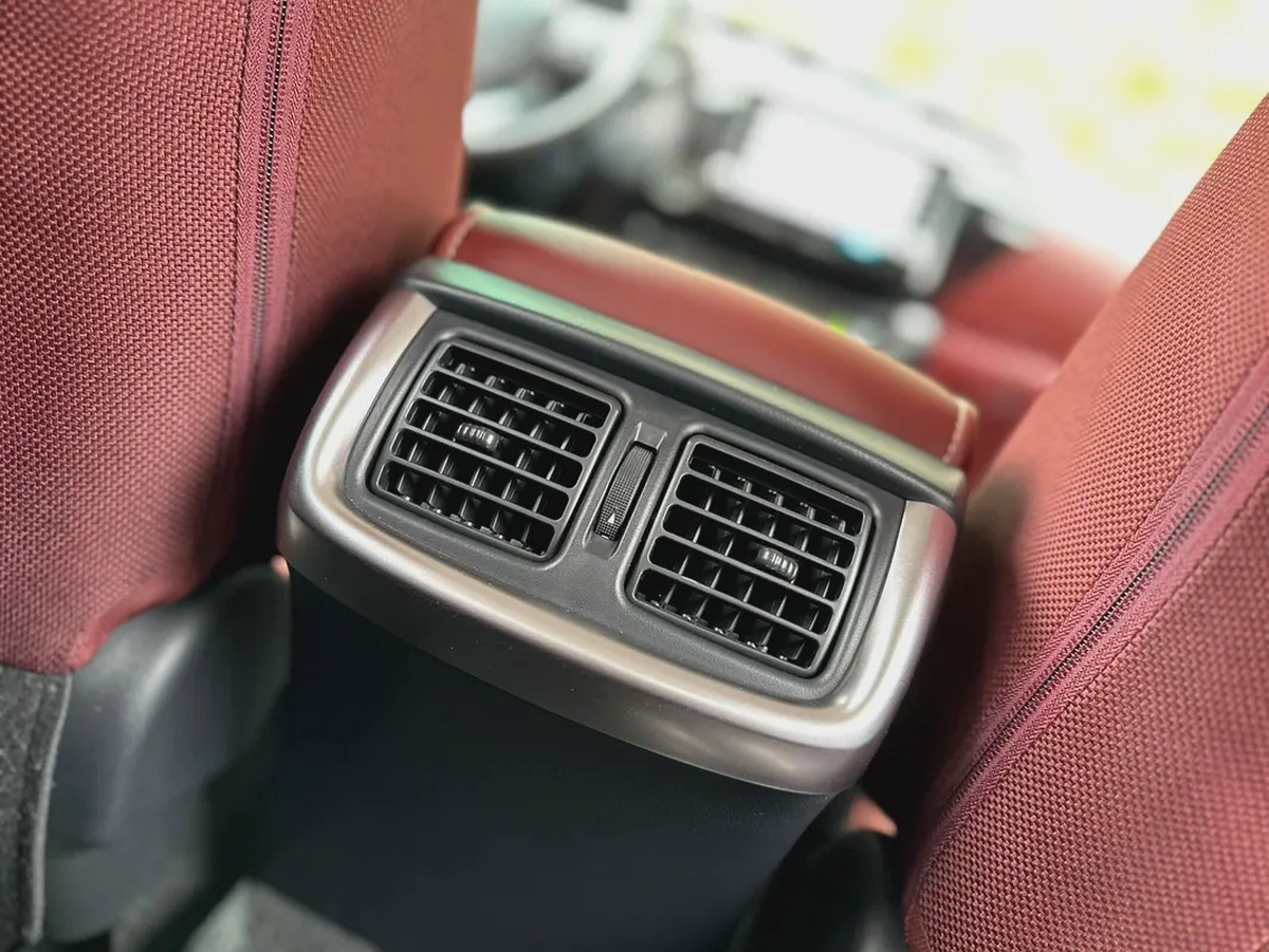 Toyota Hilux / GCC/4WD / 2,7 petrol /Double Cab-12-12