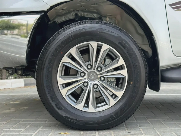 Toyota Hilux / GCC/4WD / 2,7 petrol /Double Cab