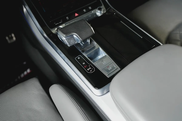 Audi Q8 S line-Super SUV-Bang  Olufsen Advanced 3D Sound system-Well Maintained