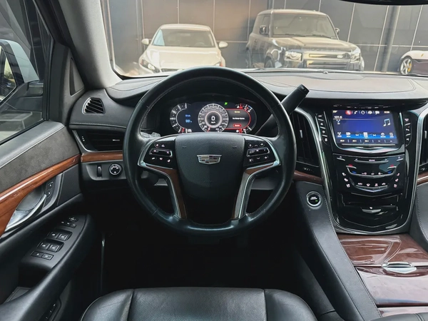 2017 Cadillac Escalade Premium Luxury Platinum - American Specs