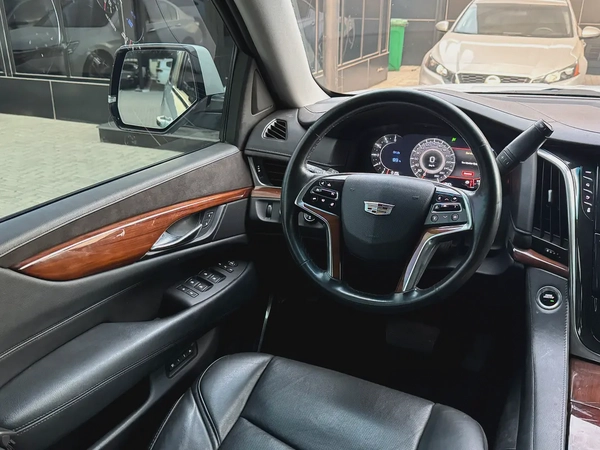 2017 Cadillac Escalade Premium Luxury Platinum - American Specs