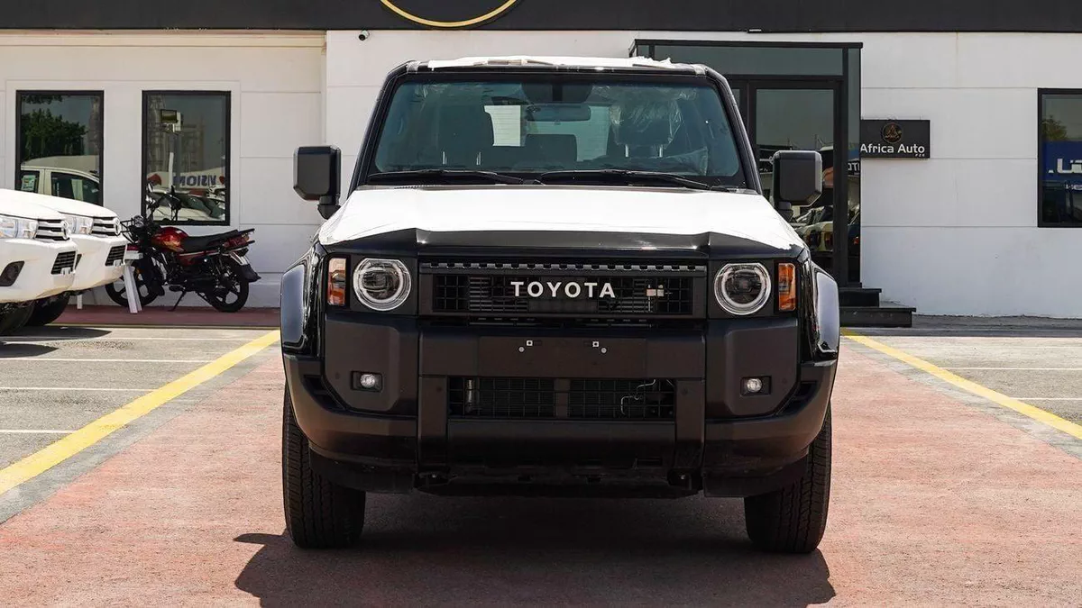 Toyota Prado PRADO URBAN 2.4 L PETROL 2025-1-0