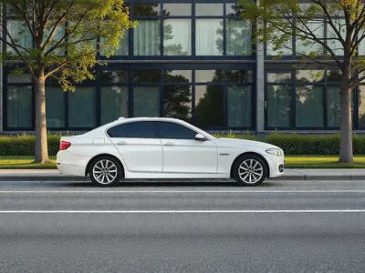 AED 1,800 P.M | BMW 5 SERIES | 520i |EXCLUSIVE | 2015 GCC | ORIGINAL PAINT-3