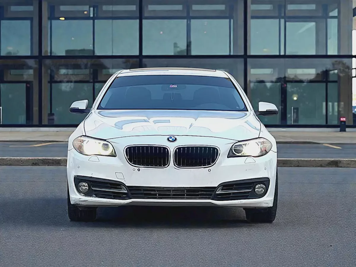 AED 1,800 P.M | BMW 5 SERIES | 520i |EXCLUSIVE | 2015 GCC | ORIGINAL PAINT-1-1