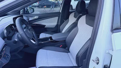 2023 Volkswagen ID.4 Pro - American Specs - Excellent Condition-10