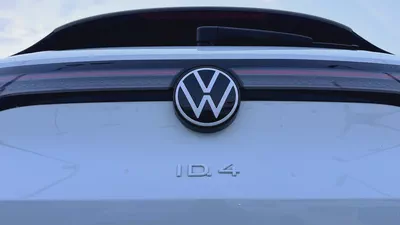2023 Volkswagen ID.4 Pro - American Specs - Excellent Condition-5