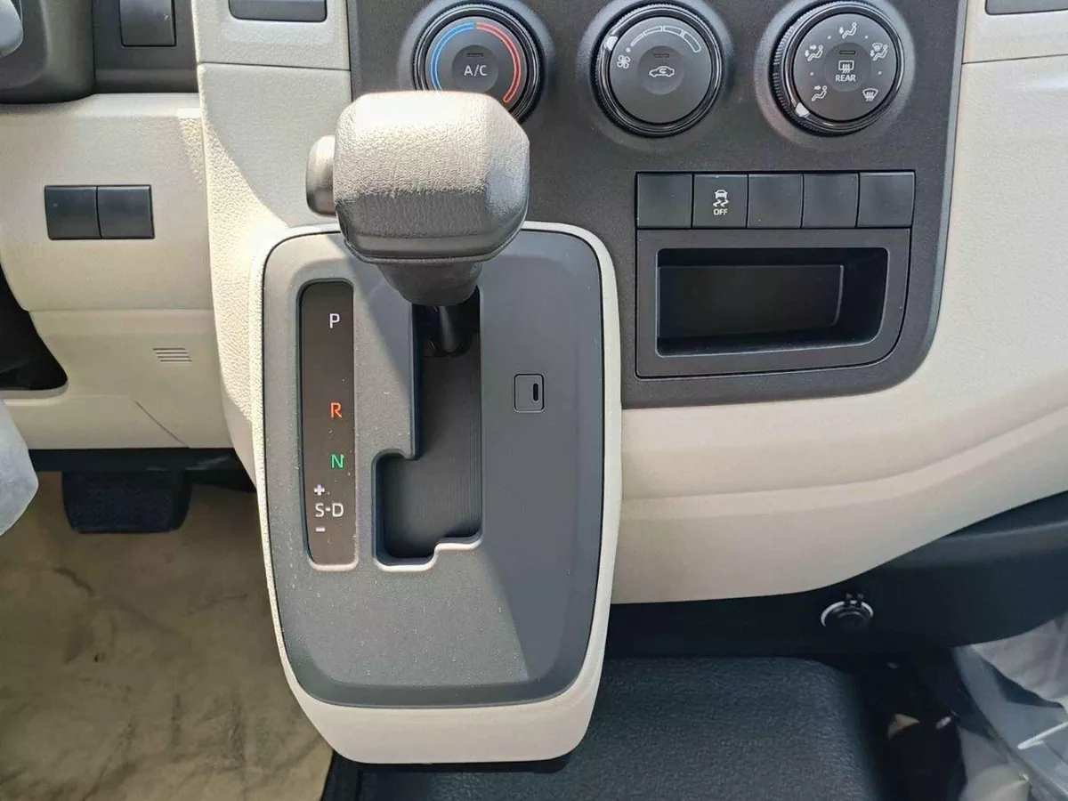 Toyota Hiace TOYOTA HIACE CARGO LOW ROOF || 3.5L PETROL A/T V6 (CODE # HCLRAE)-14-0