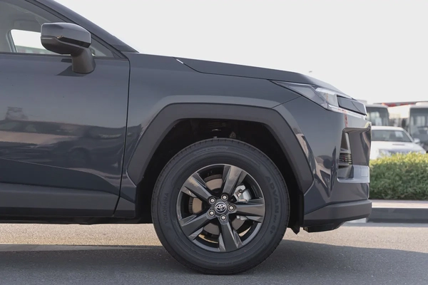 Toyota RAV4 LE | GCC Specs | V4 | FWD | 2.0L | 2026 (EXPORT)
