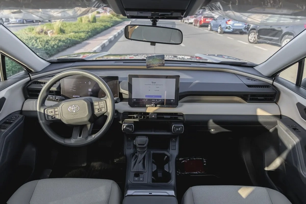 Toyota RAV4 LE | GCC Specs | V4 | FWD | 2.0L | 2026 (EXPORT)