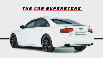 Audi S8-GCC-V8 Twin Turbo-AUDI Exclusive Interior Trim-22 Inch Rims-Very Well Maintained-5