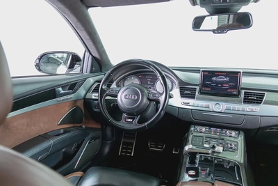 Audi S8-GCC-V8 Twin Turbo-AUDI Exclusive Interior Trim-22 Inch Rims-Very Well Maintained-14