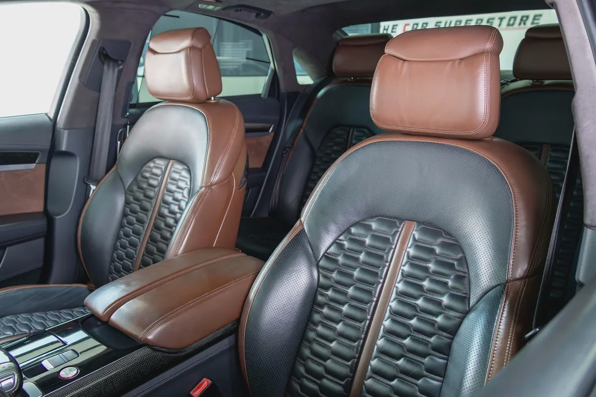 Audi S8-GCC-V8 Twin Turbo-AUDI Exclusive Interior Trim-22 Inch Rims-Very Well Maintained-10-10