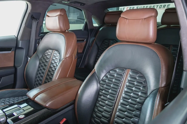 Audi S8-GCC-V8 Twin Turbo-AUDI Exclusive Interior Trim-22 Inch Rims-Very Well Maintained