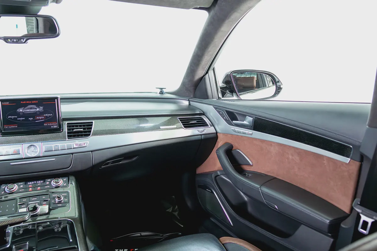 Audi S8-GCC-V8 Twin Turbo-AUDI Exclusive Interior Trim-22 Inch Rims-Very Well Maintained-15-15