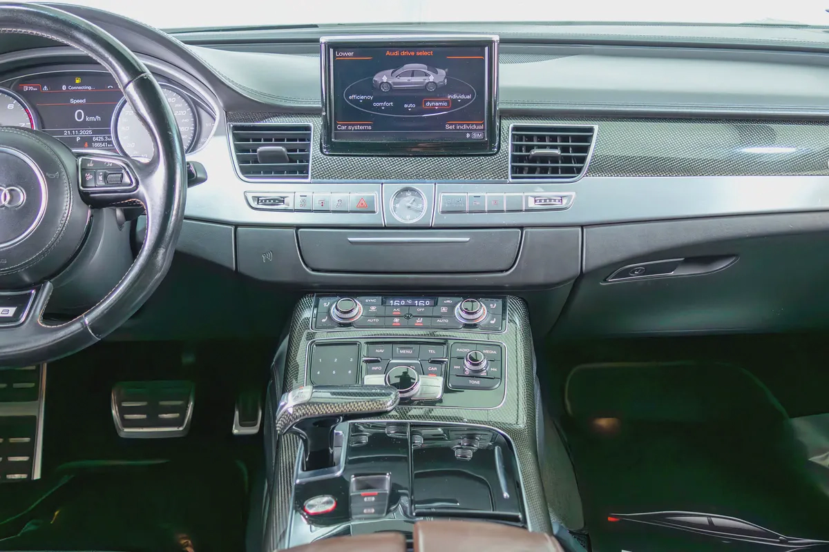 Audi S8-GCC-V8 Twin Turbo-AUDI Exclusive Interior Trim-22 Inch Rims-Very Well Maintained-16-16