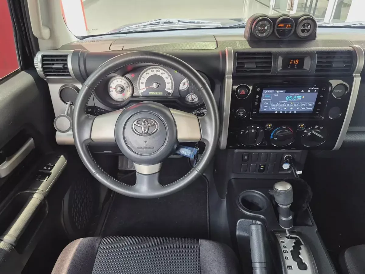 Toyota Fj CRUISER 2020 V6 4.0L Original paint-7-7