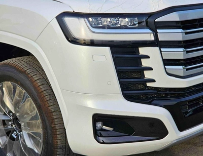 Toyota Land Cruiser VXR TWIN TURBO HYBRID || 3.5L PETROL V6 / RADAR / FULL OPTION (CODE#LC3HVXRH)-11