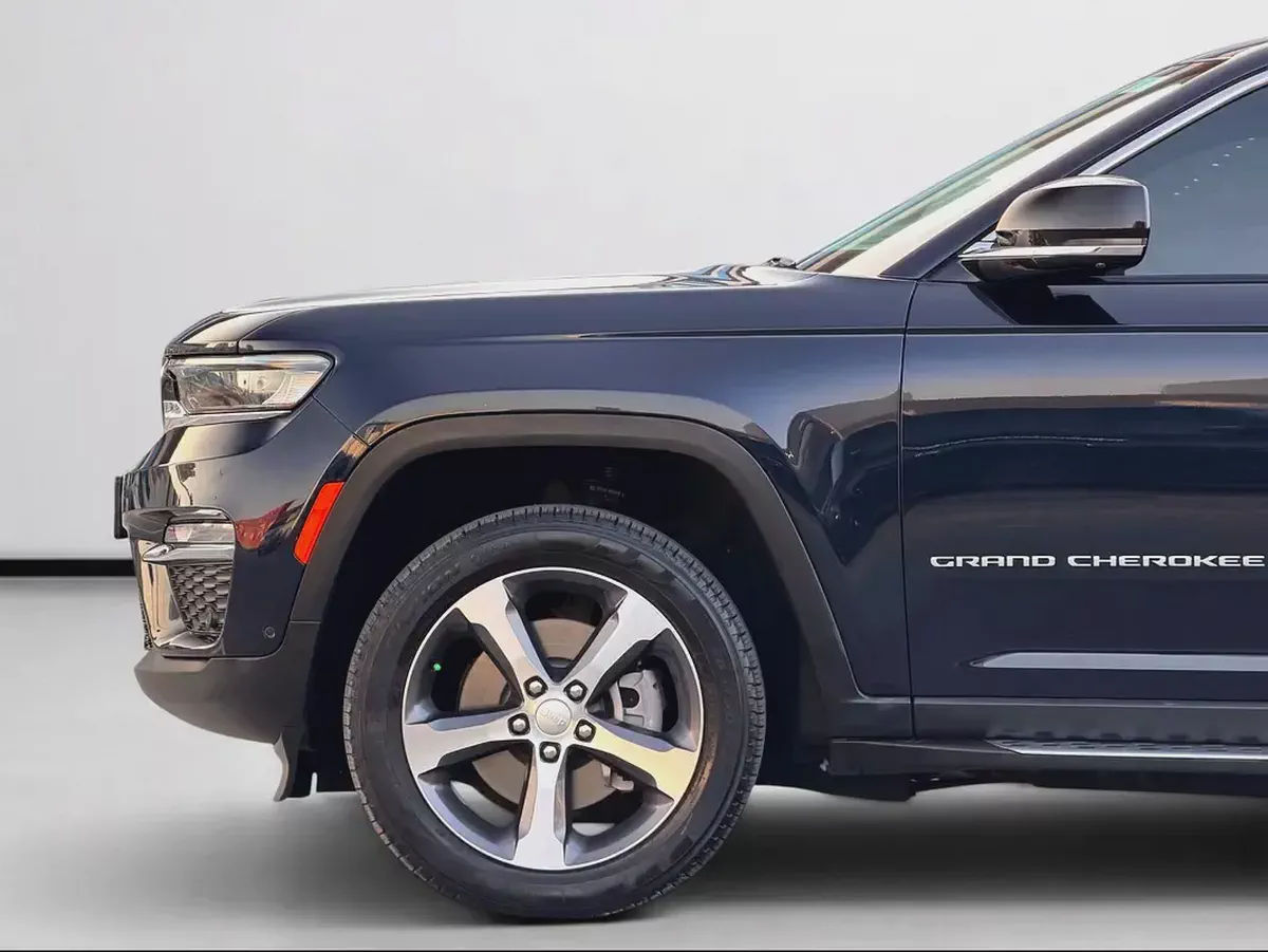 JEEP GRAND CHEROKEE LIMITED | FULL SERVICE HISTORY | 28,565 KM | 2024 GCC-19-19