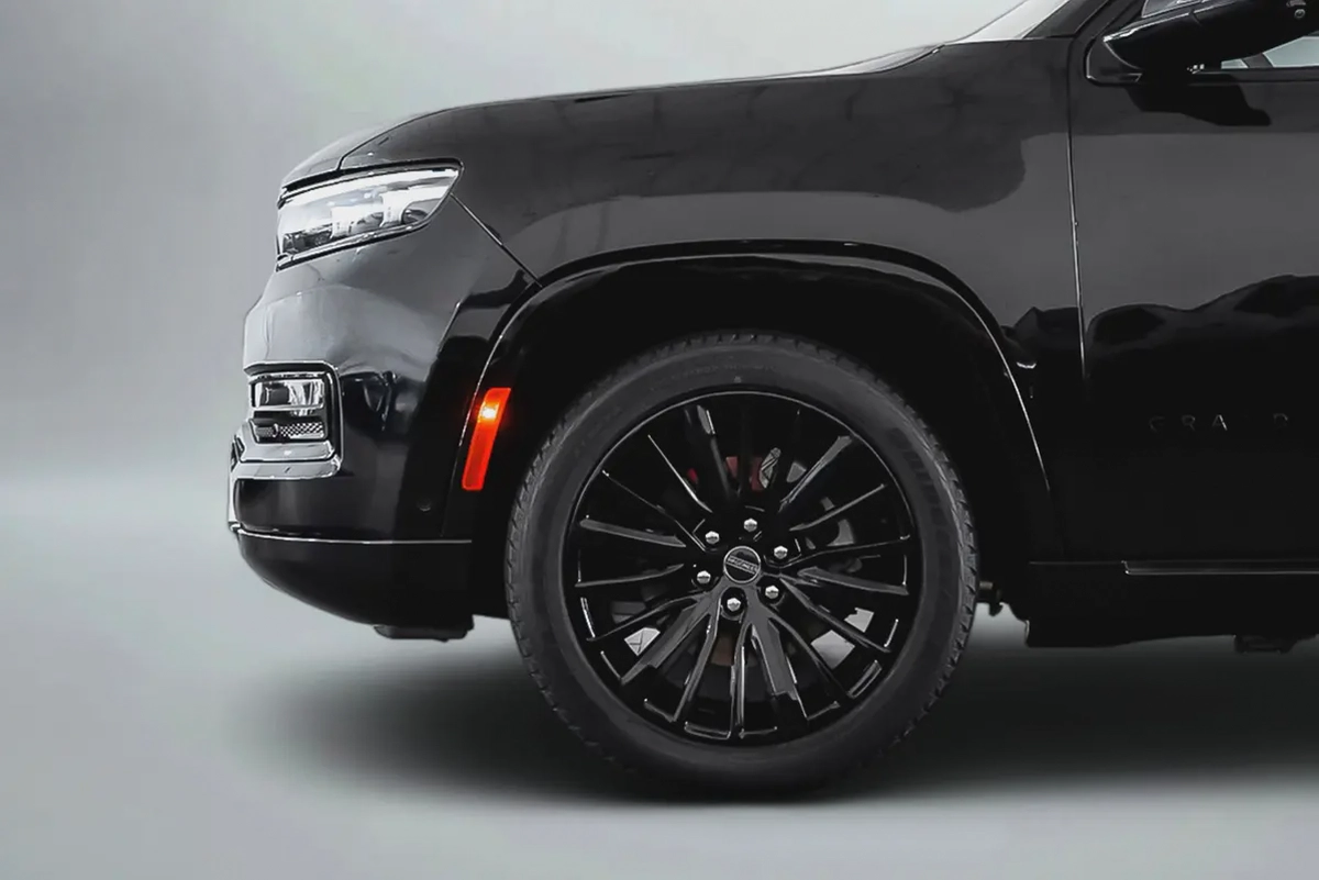 AED 5,013 / 60 months | 0% DP | 2023 Jeep Grand Wagoneer Series III Obsidian / Jeep Warranty-5-5