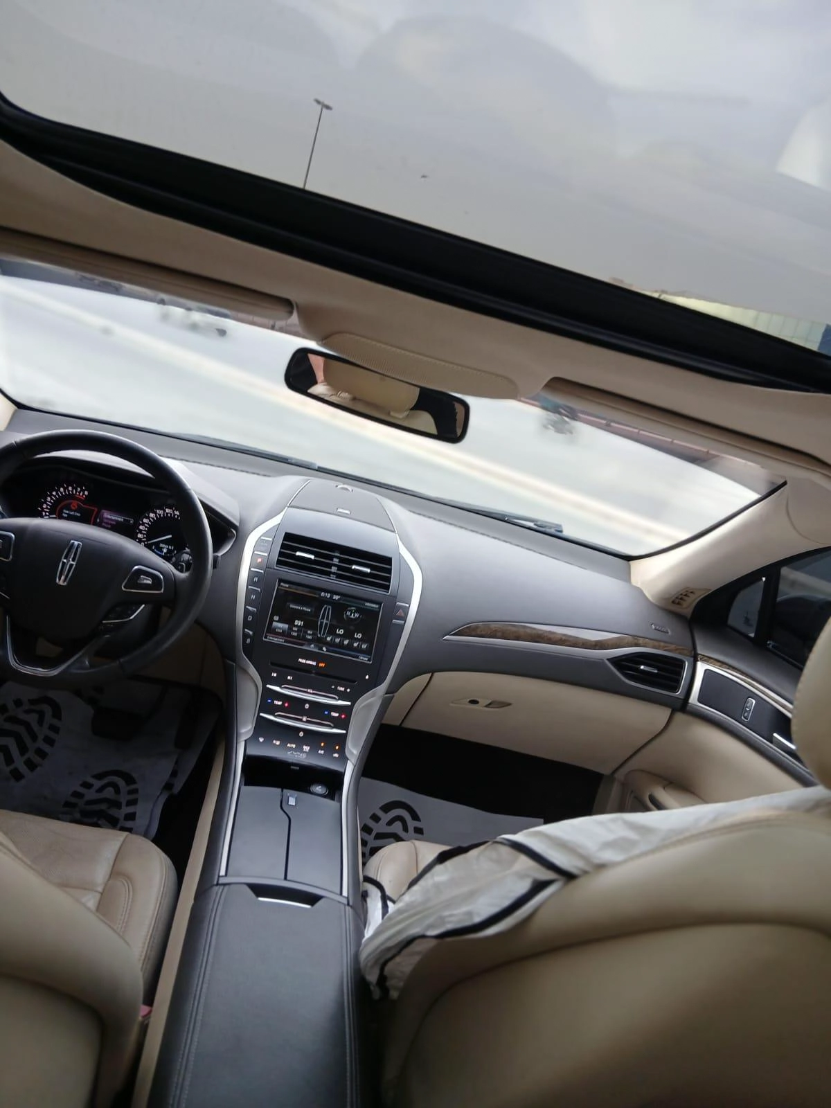 Lincoln MKZ Sedan-4-4