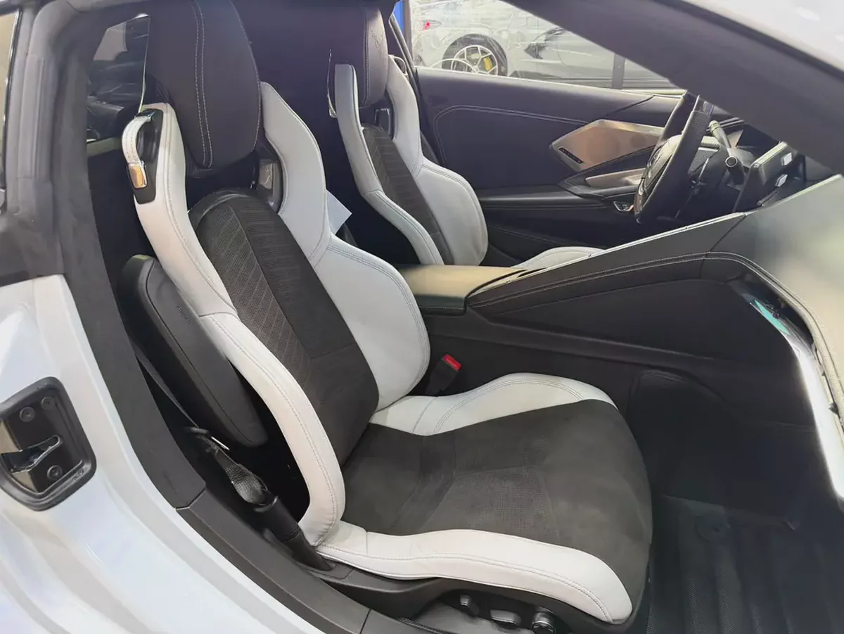 2020 - Chevrolet Corvette Stingray V8 for 235,000.00 AED-9-9