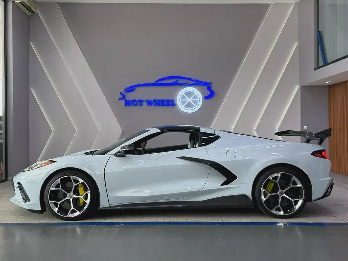 2020 - Chevrolet Corvette Stingray V8 for 235,000.00 AED-6-6