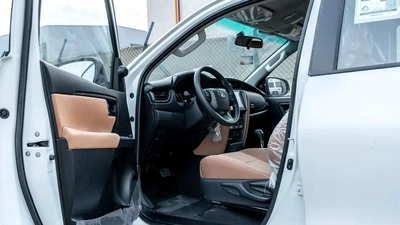 2026 Toyota Fortuner GX 4x2 2.7L Petrol AT - RWD-10