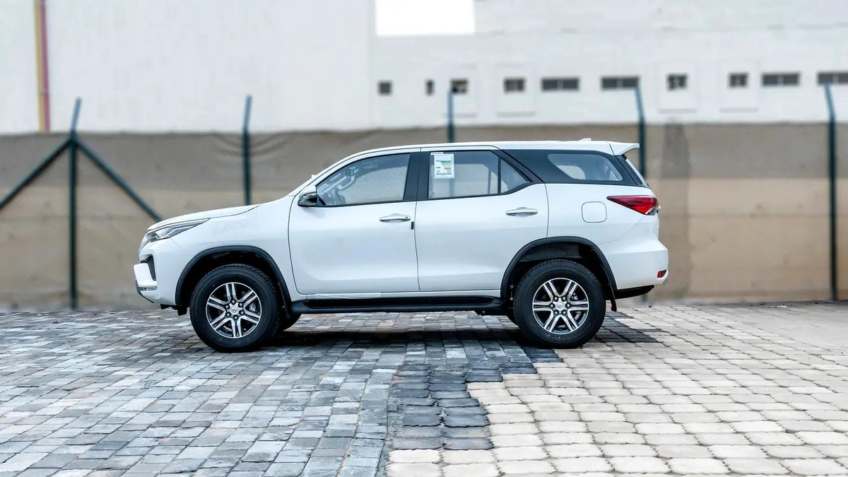 2026 Toyota Fortuner GX 4x2 2.7L Petrol AT - RWD-3-3