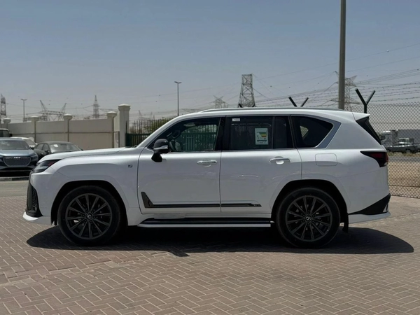 Lexus LX600 Fsport 3.5L twin turbo Model 2026