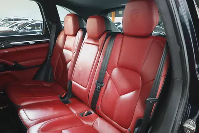 UNDER WARRANTY FROM AL NABODA  PORSCHE  CAYENNE  GTS 2016 | GCC Specs | Well Maintained-13