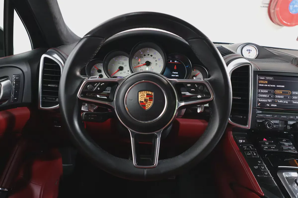 UNDER WARRANTY FROM AL NABODA  PORSCHE  CAYENNE  GTS 2016 | GCC Specs | Well Maintained-10-10