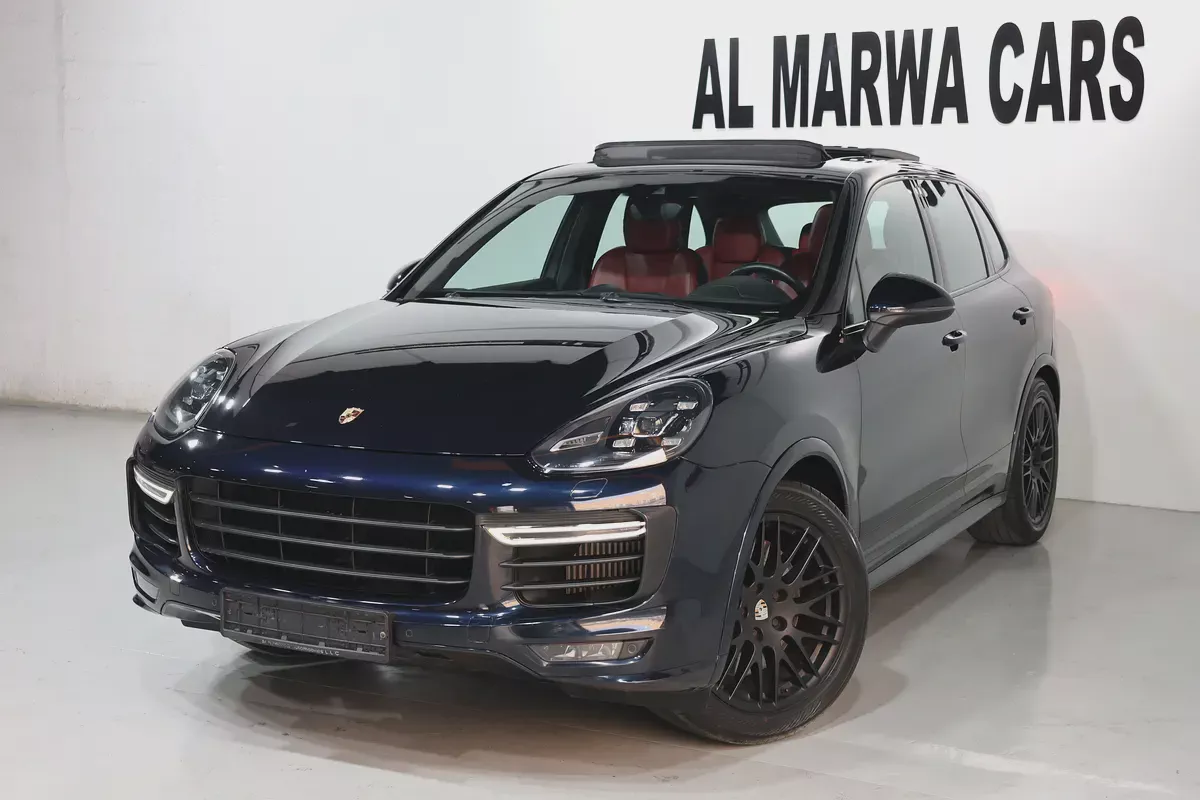 UNDER WARRANTY FROM AL NABODA  PORSCHE  CAYENNE  GTS 2016 | GCC Specs | Well Maintained