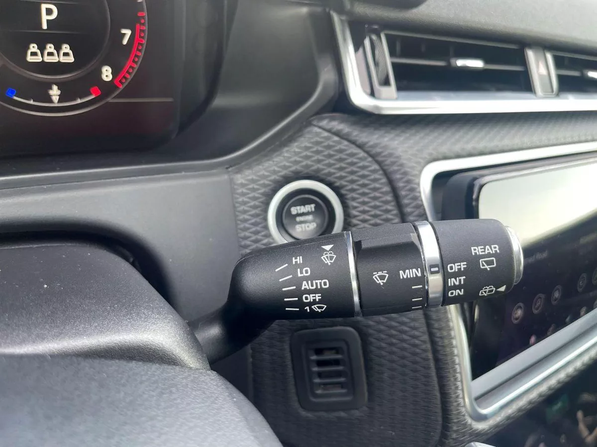 Land Rover Range Rover Velar SE P250 R-Dynamic SE 2.0L AL TAYER MOTORS-12-0