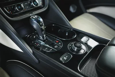 Bentley Bentayga S-V8-Mulliner Style-22inch Rims-Sport body-Well maintained-Sport Exhaust-16