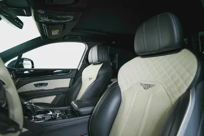 Bentley Bentayga S-V8-Mulliner Style-22inch Rims-Sport body-Well maintained-Sport Exhaust-17