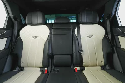 Bentley Bentayga S-V8-Mulliner Style-22inch Rims-Sport body-Well maintained-Sport Exhaust-18