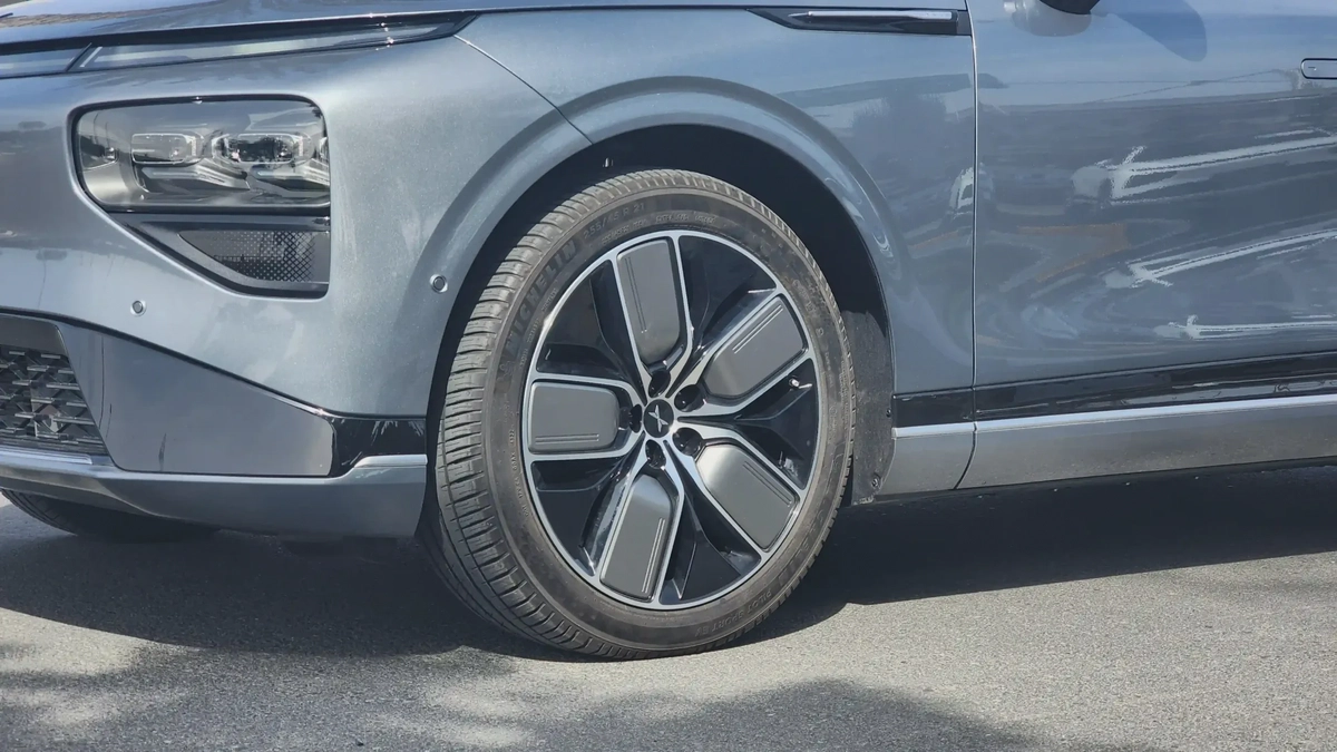 2023 XPENG G9 Performance [Grey]-4-4